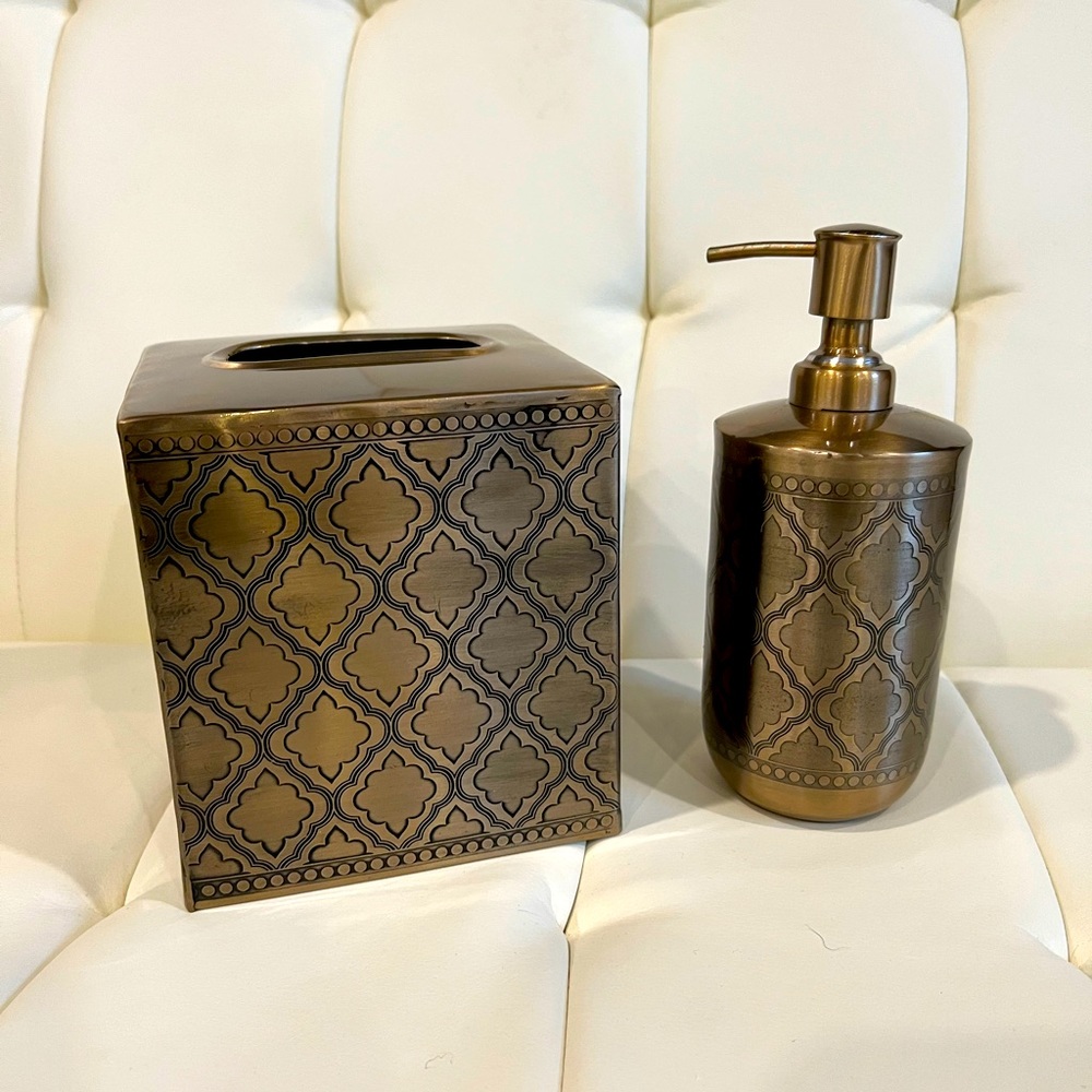 Moroccan inspired bathroom accessories